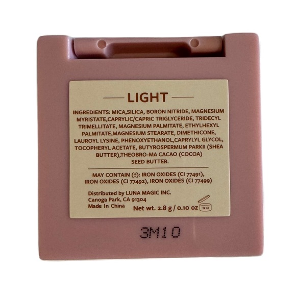 Luna Magic Soft Perfection Foundation Powder & IPSY Garden Cosmetic Bag - Picture 4 of 5